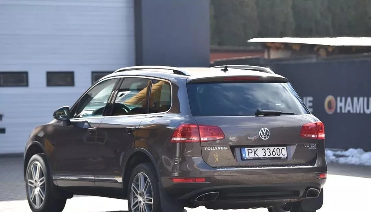 Volkswagen Touareg cena 61700 przebieg: 223000, rok produkcji 2010 z Darłowo małe 326